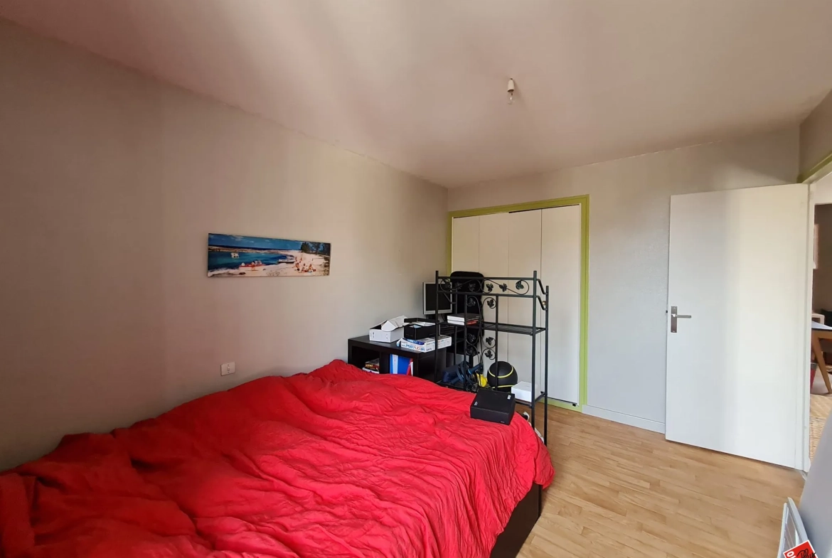 Appartement traversant de 73 m² à Saint-Brieuc avec cave et parking 
