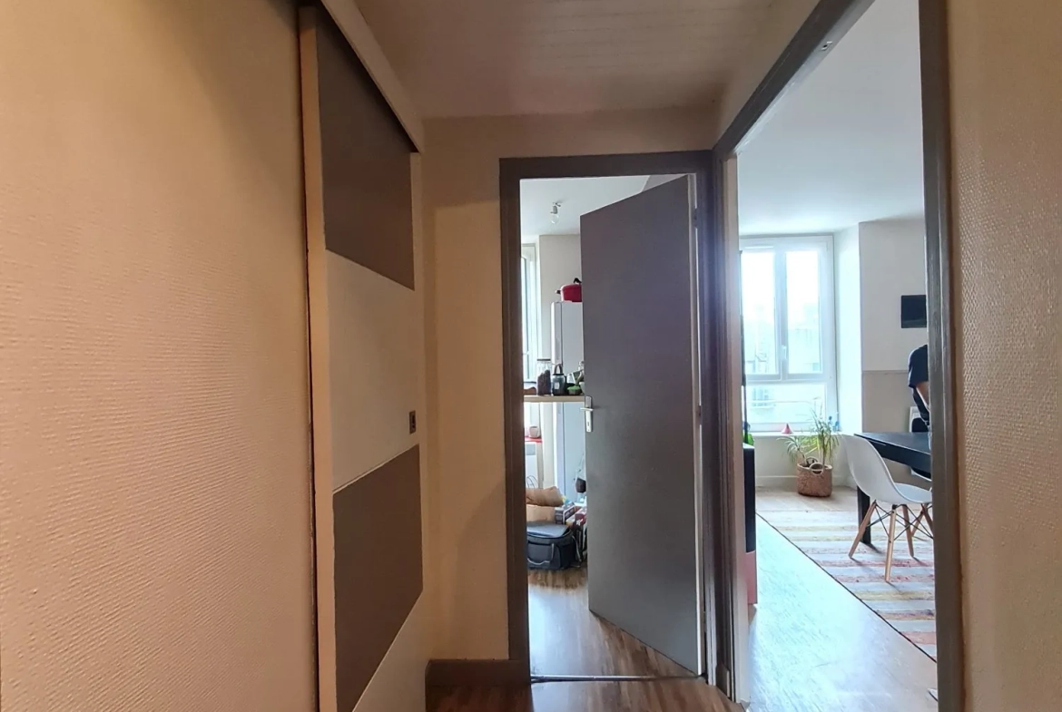 Appartement traversant de 73 m² à Saint-Brieuc avec cave et parking 