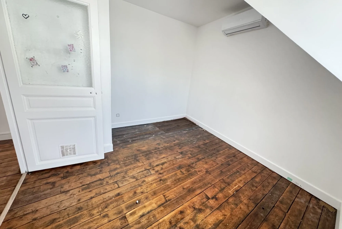 Immeuble rénové avec triplex, F2 neuf et loué au centre-ville de Montluçon 