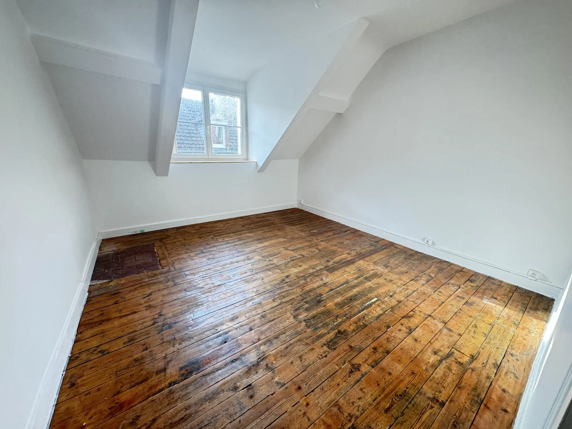 Immeuble rénové avec triplex, F2 neuf et loué au centre-ville de Montluçon 