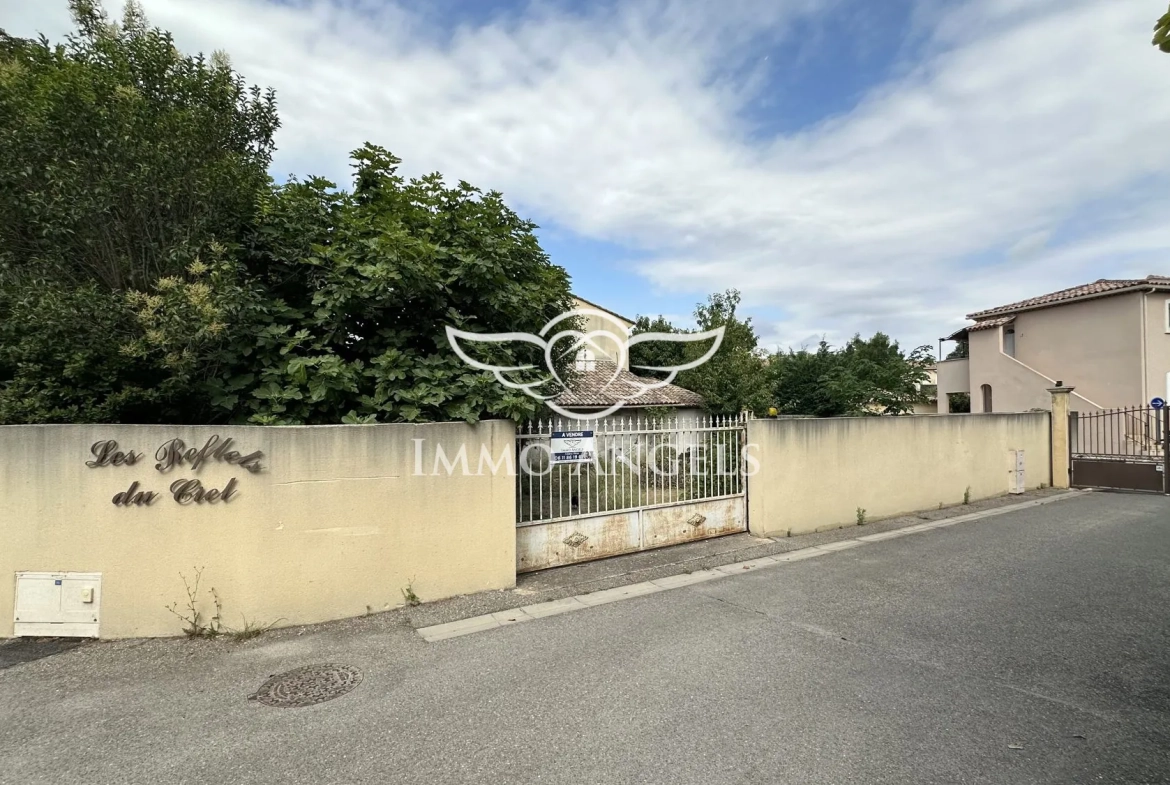 Terrain à vendre à Le Thor de 316m2, proche Avignon 
