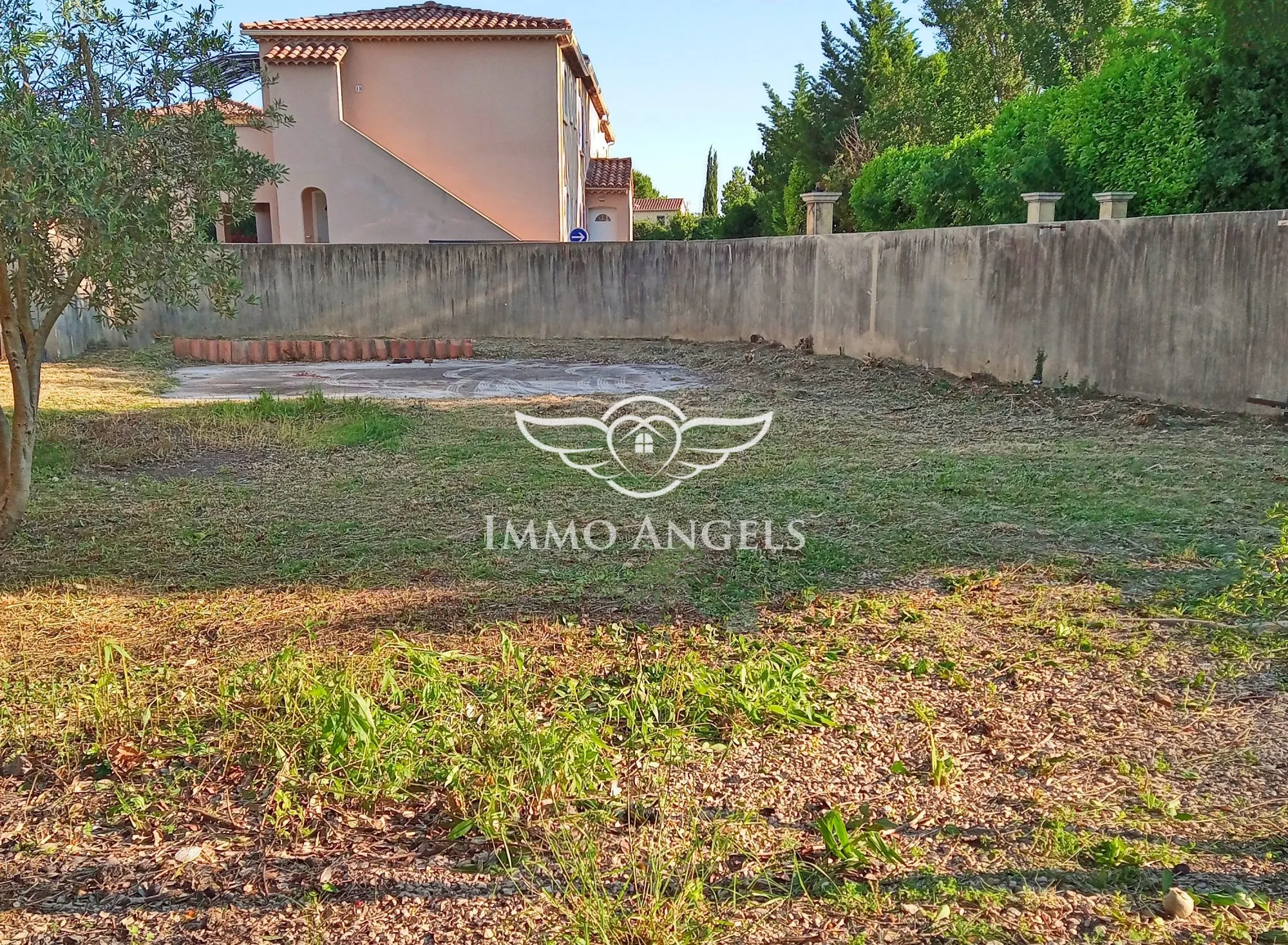 Terrain à vendre à Le Thor de 316m2, proche Avignon 