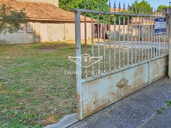 Terrain à vendre à Le Thor de 316m2, proche Avignon