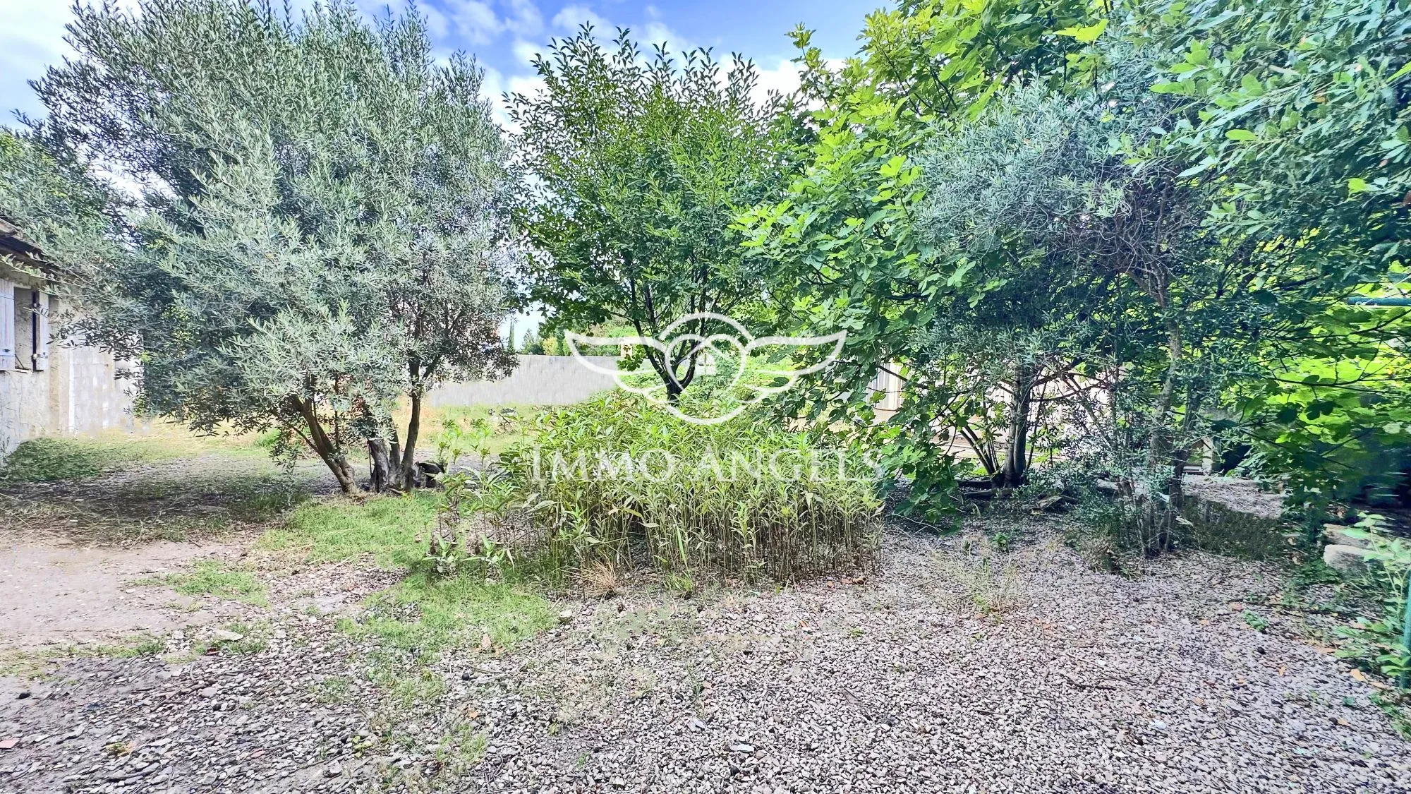Terrain à vendre à Le Thor de 316m2, proche Avignon 