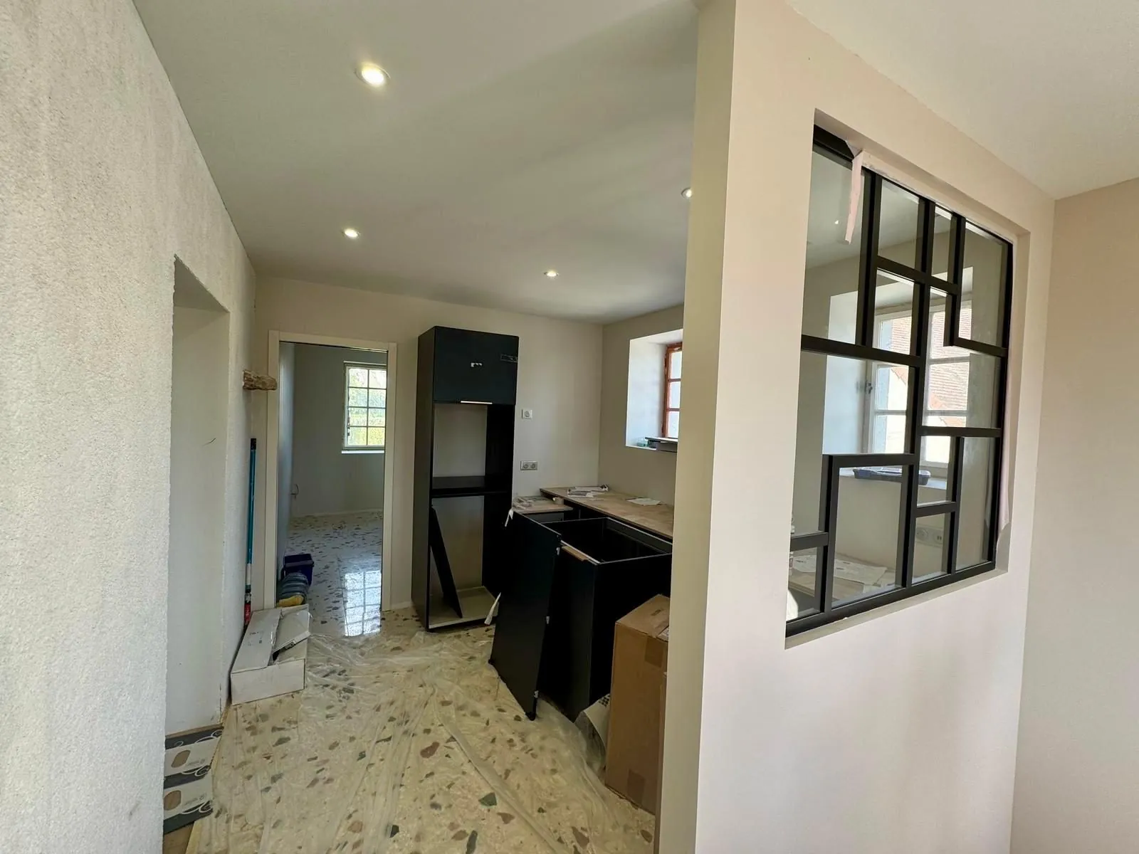 Maison à vendre à Marzy avec grand garage, dépendances et terrain de 798 m² 