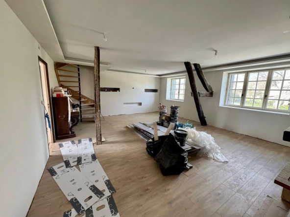 Maison à vendre à Marzy avec grand garage, dépendances et terrain de 798 m²