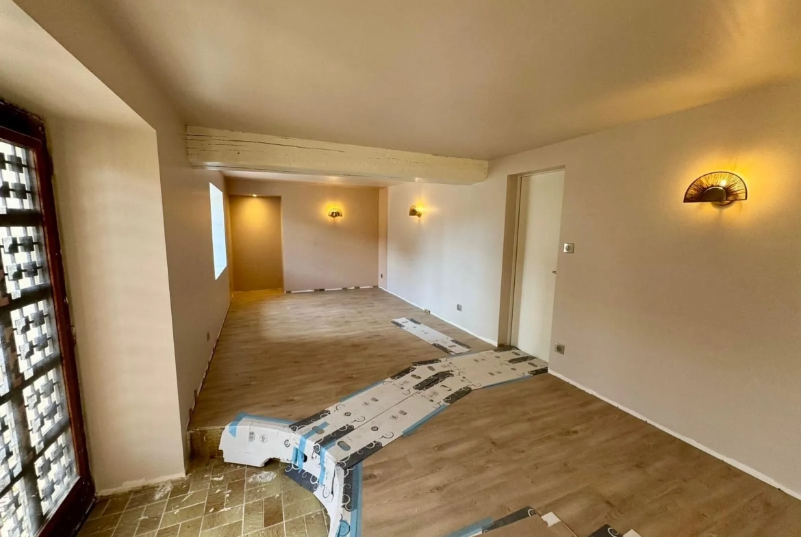 Maison à vendre à Marzy avec grand garage, dépendances et terrain de 798 m² 
