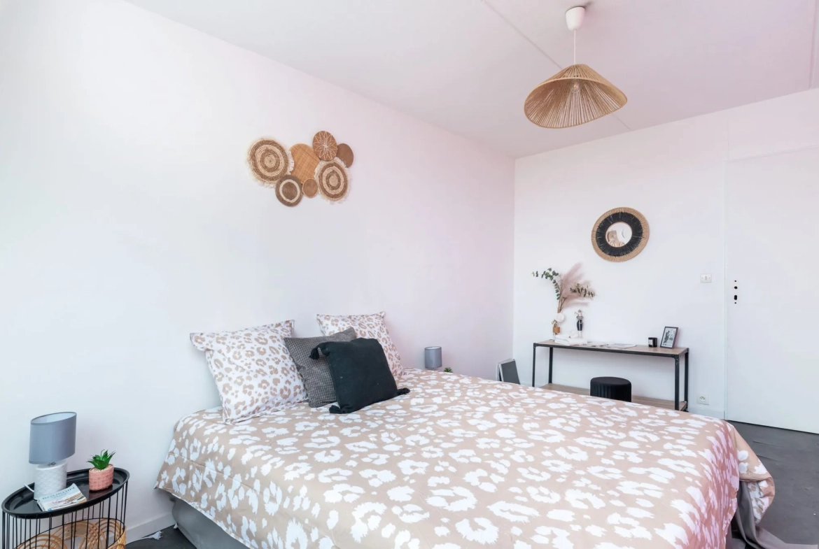 Appartement T2 à vendre à Vénissieux - 57 m², sécurisé, proche transports 