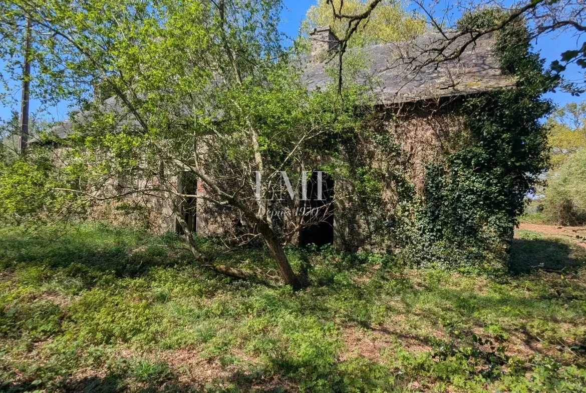 Corps de ferme à rénover à Inzinzac-Lochrist avec grand terrain de 4060 m² 