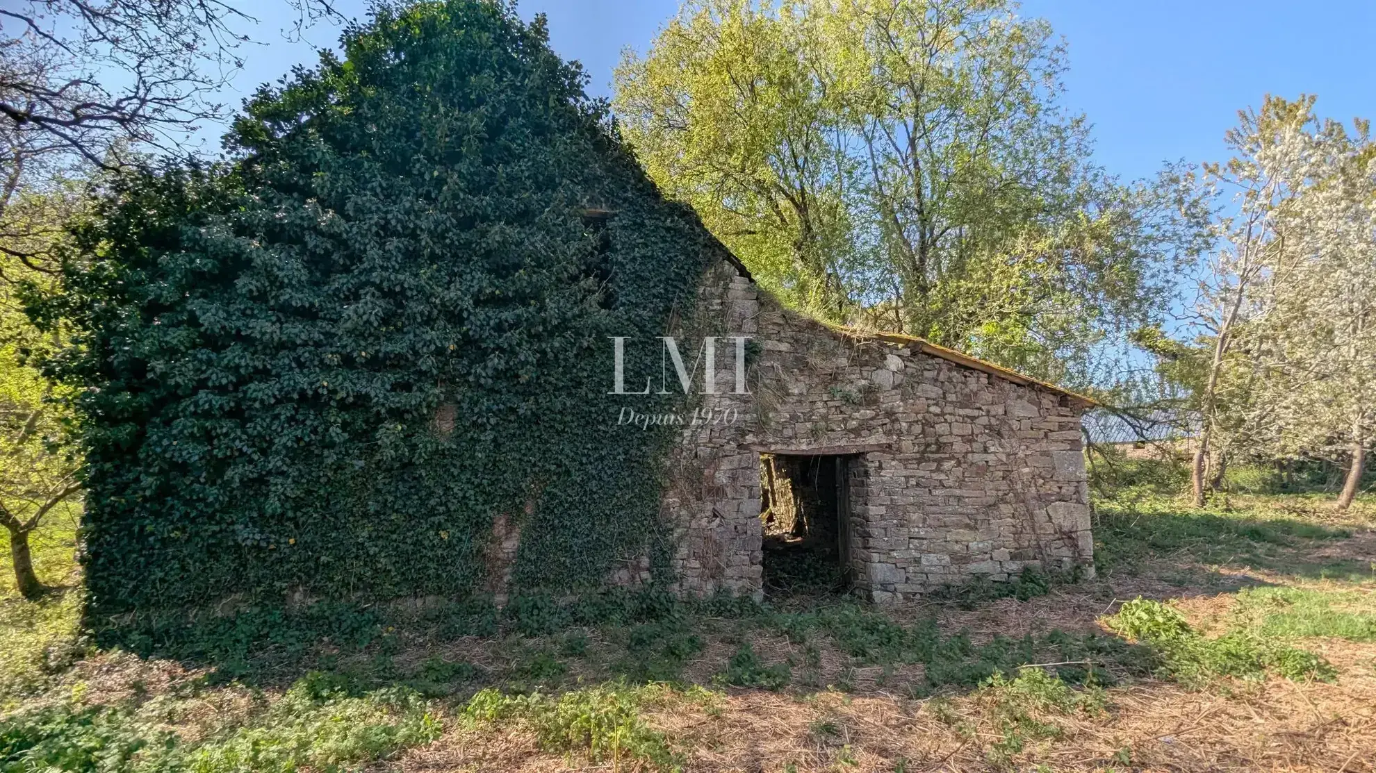 Corps de ferme à rénover à Inzinzac-Lochrist avec grand terrain de 4060 m² 