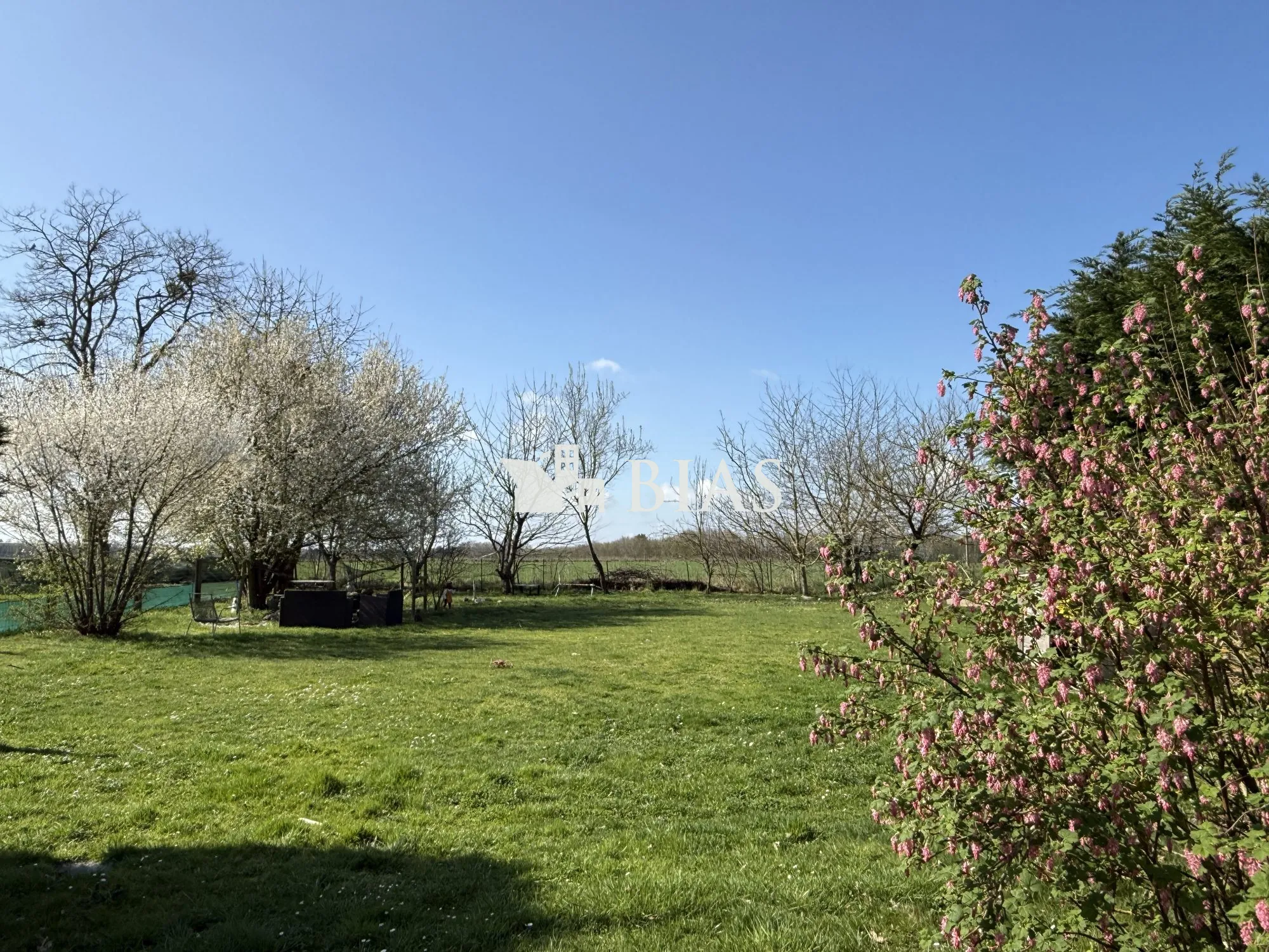 Charmante maison de plain-pied sur 1550 m² de terrain à Duclair 