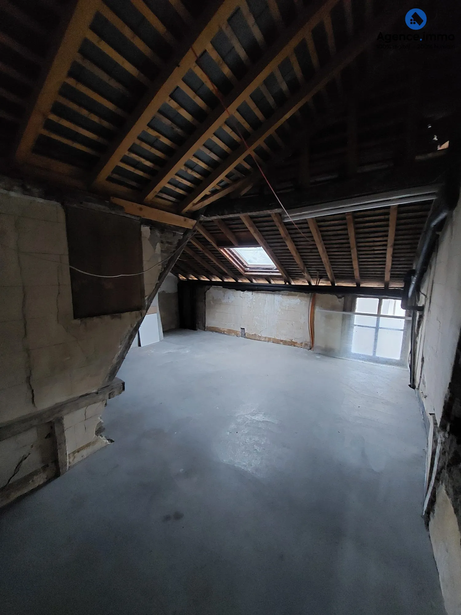 Maison ancienne à Château-Renault de 158 m² avec terrasse et garage 