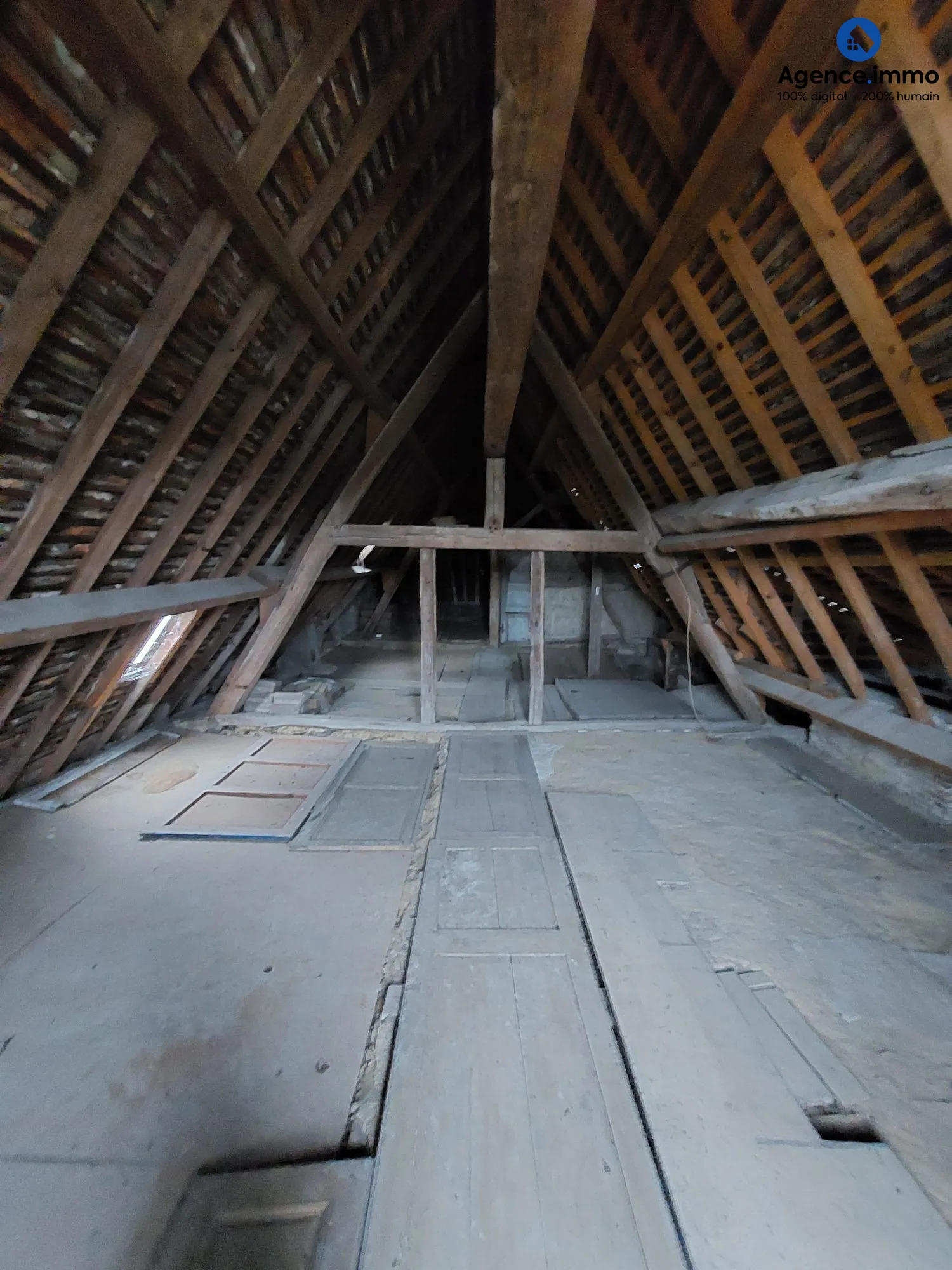 Maison ancienne à Château-Renault de 158 m² avec terrasse et garage 
