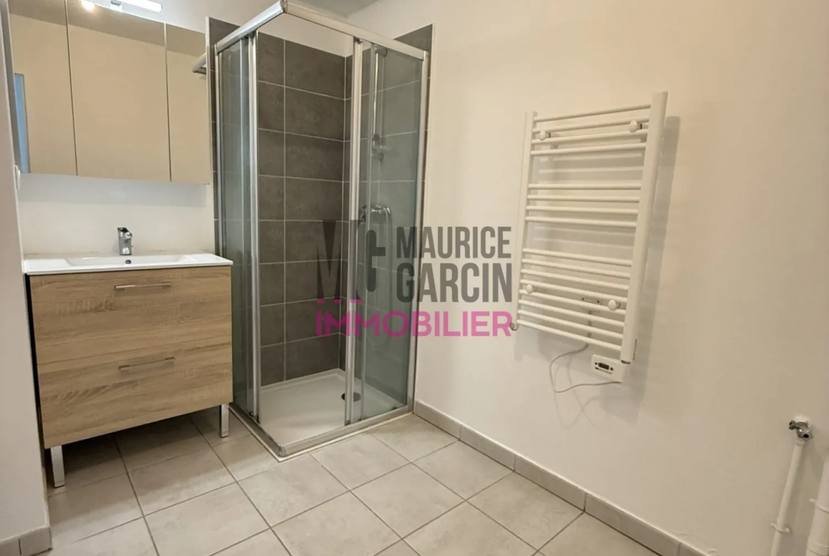 Appartement T3 récent avec terrasse et parking sécurisé à Avignon AGROPARC 