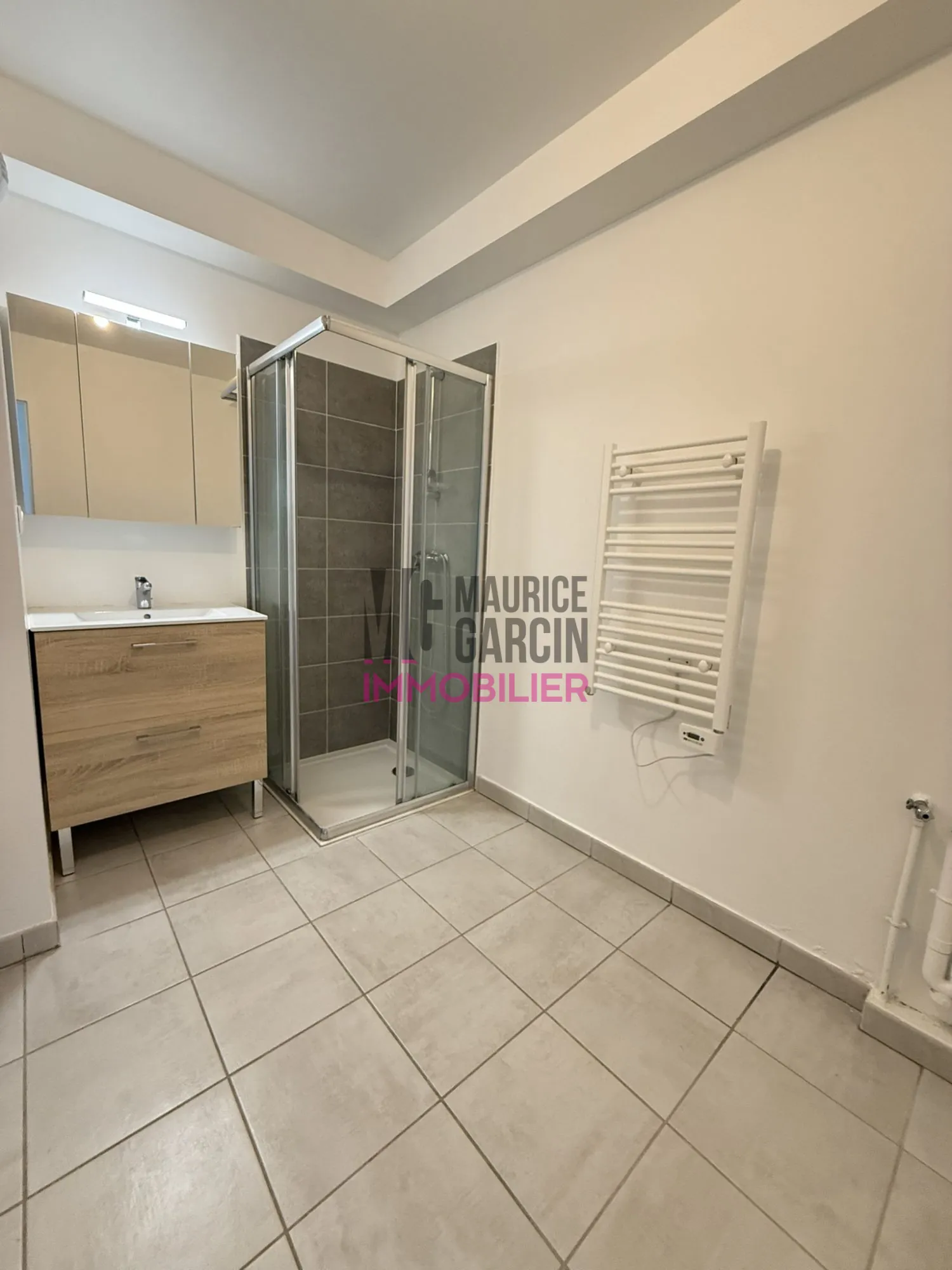 Appartement T3 récent avec terrasse et parking sécurisé à Avignon AGROPARC 
