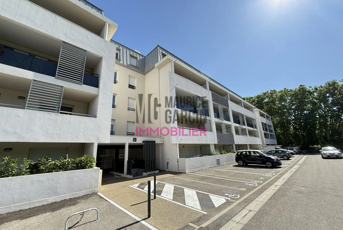Appartement T3 récent avec terrasse et parking sécurisé à Avignon AGROPARC 