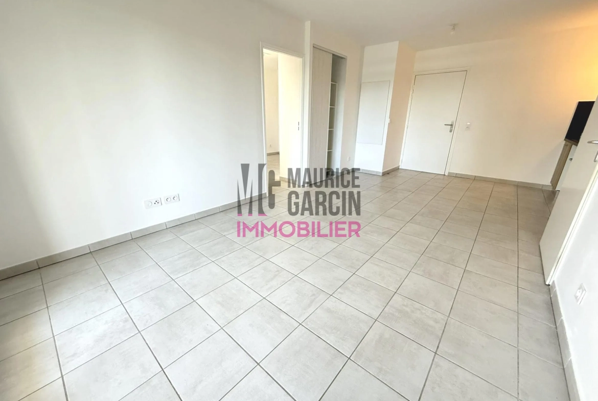 Appartement T3 récent avec terrasse et parking sécurisé à Avignon AGROPARC 