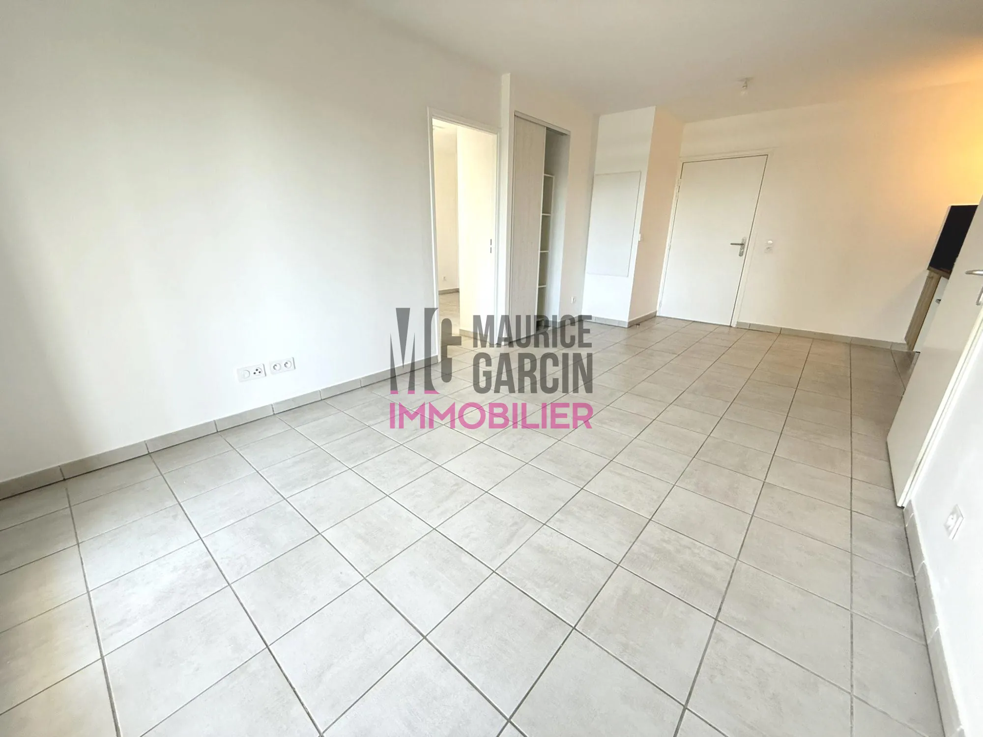 Appartement T3 récent avec terrasse et parking sécurisé à Avignon AGROPARC 