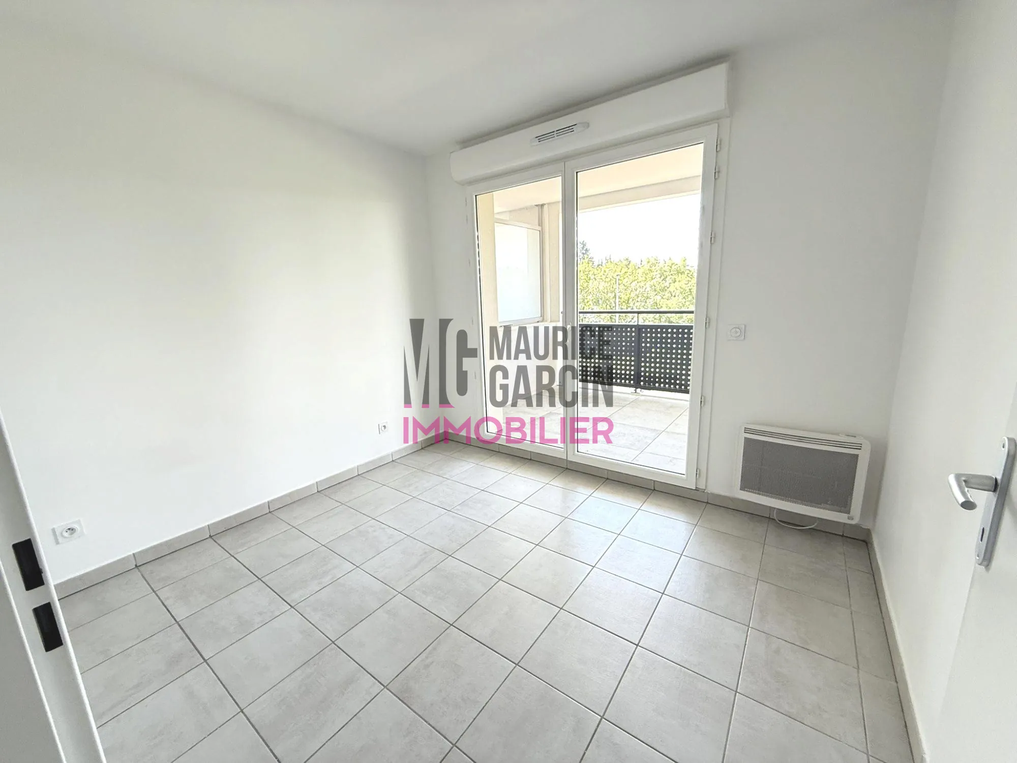 Appartement T3 récent avec terrasse et parking sécurisé à Avignon AGROPARC 