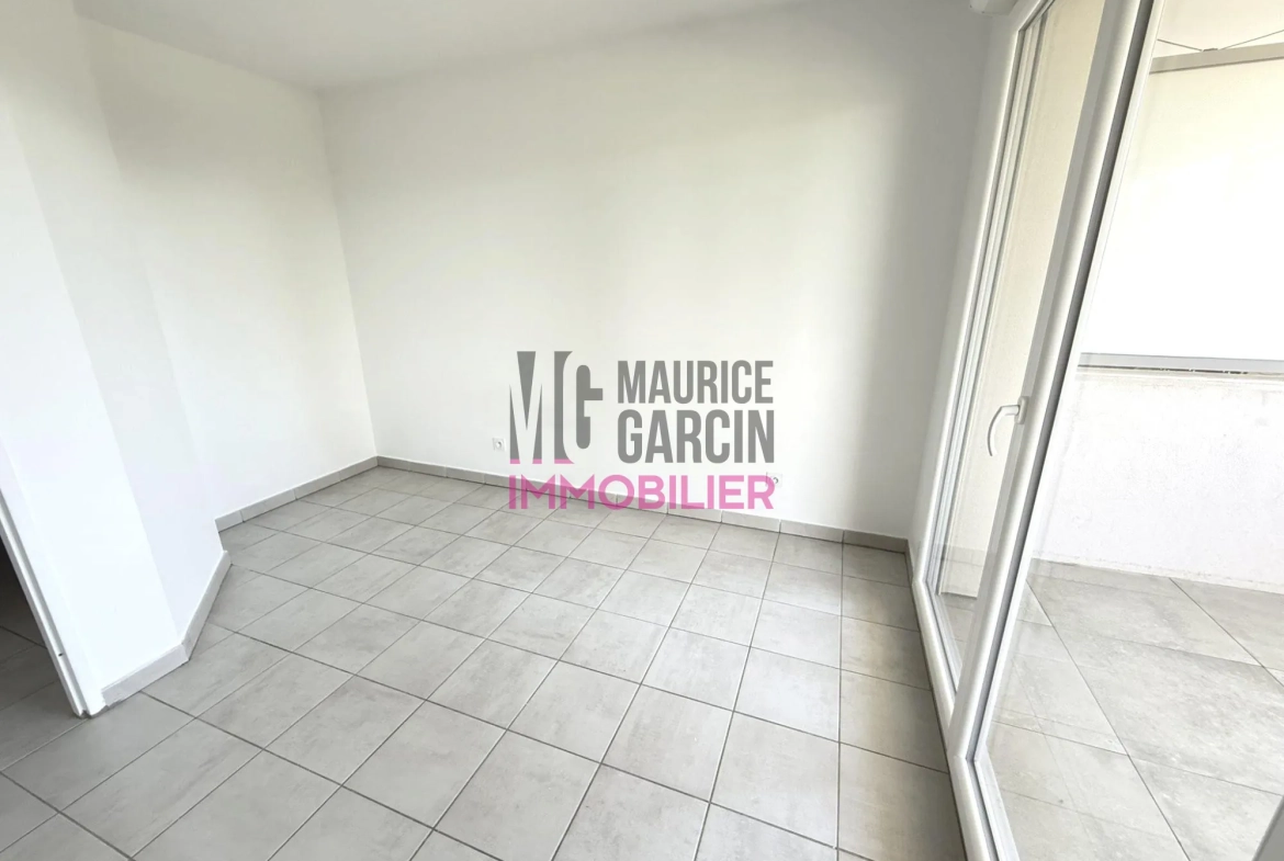 Appartement T3 récent avec terrasse et parking sécurisé à Avignon AGROPARC 