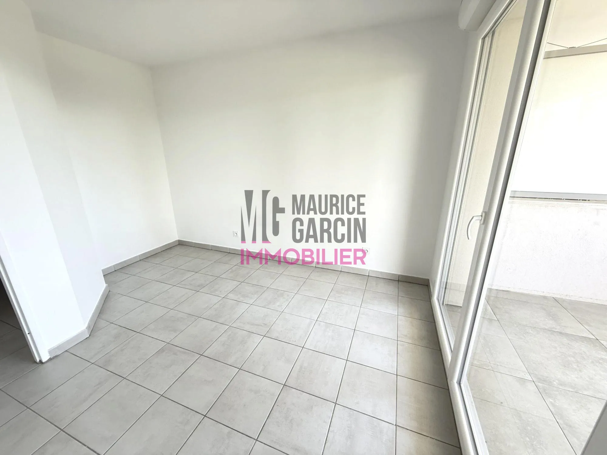 Appartement T3 récent avec terrasse et parking sécurisé à Avignon AGROPARC 