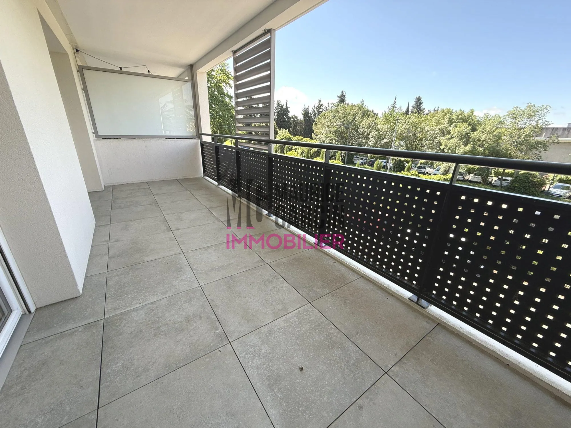 Appartement T3 récent avec terrasse et parking sécurisé à Avignon AGROPARC 