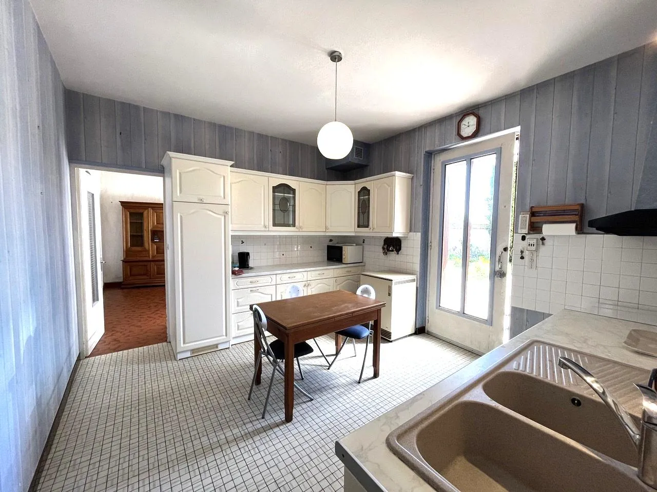 Maison ancienne à rénover à Pouzay de 119 m² avec potentiel locatif 