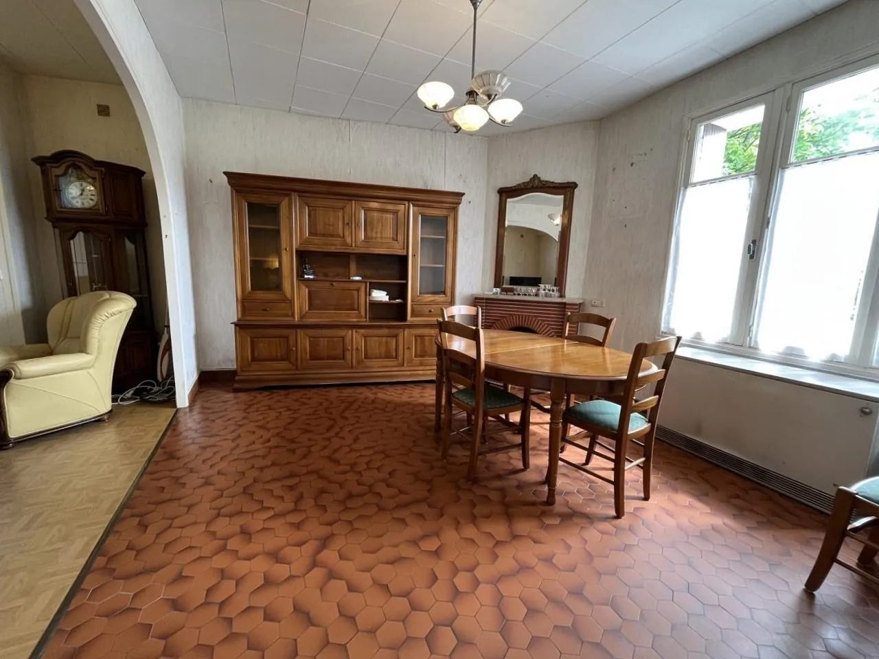 Maison ancienne à rénover à Pouzay de 119 m² avec potentiel locatif 