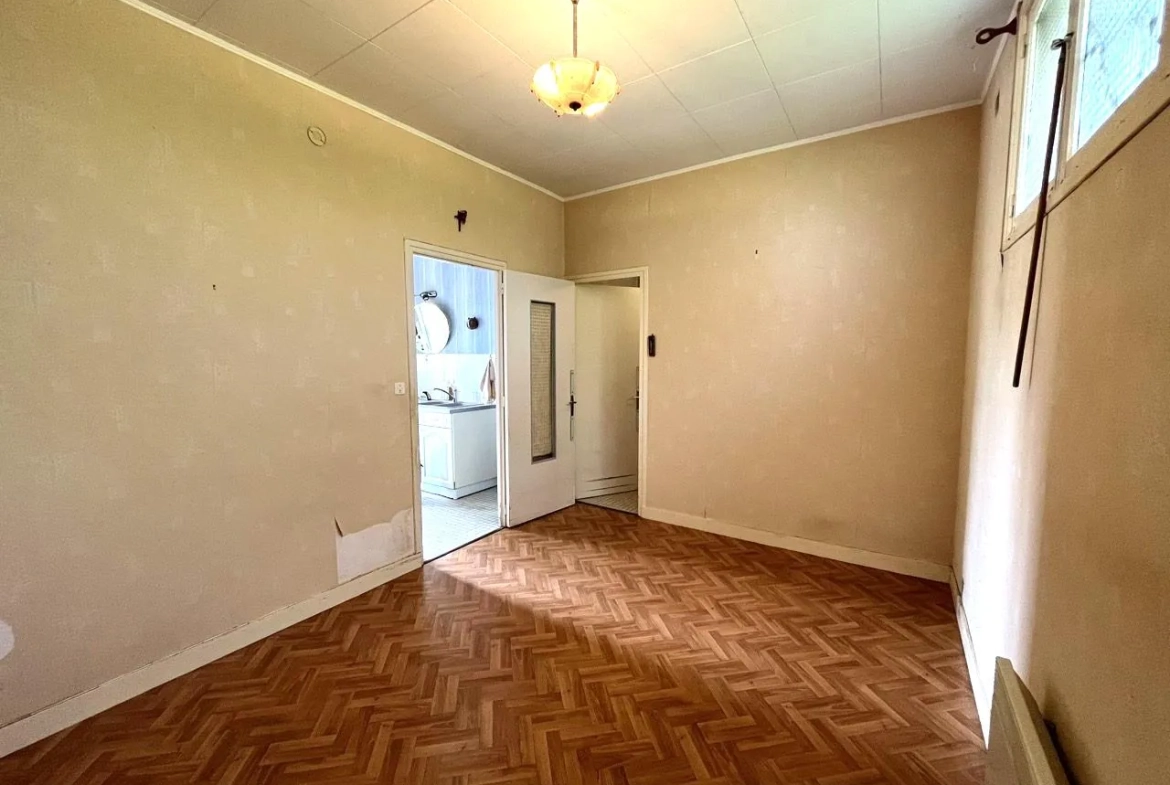 Maison ancienne à rénover à Pouzay de 119 m² avec potentiel locatif 