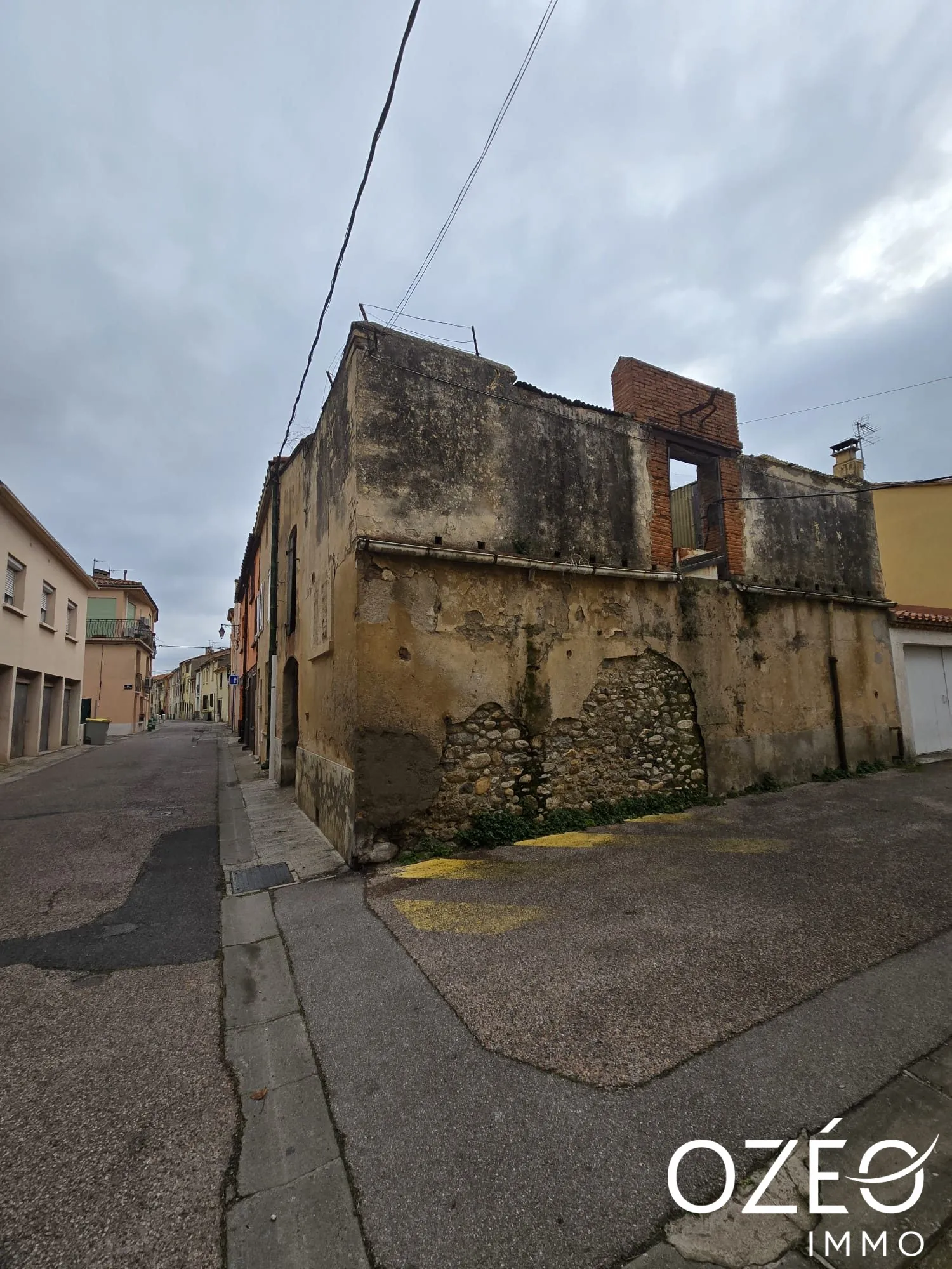 Ancienne cave à rénover de 100 m² avec terrasse exposée sud à Argelès-sur-Mer 