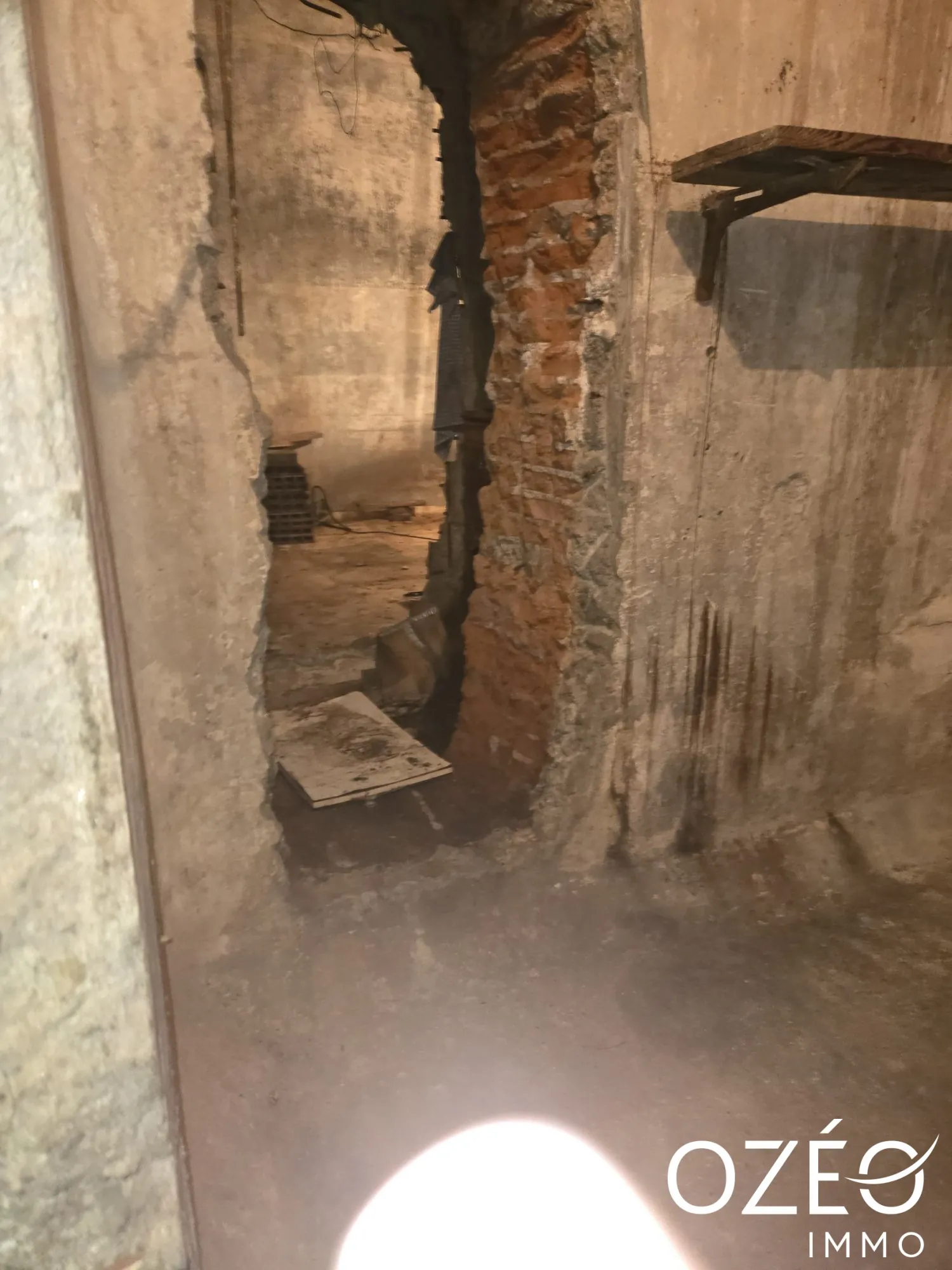 Ancienne cave à rénover de 100 m² avec terrasse exposée sud à Argelès-sur-Mer 