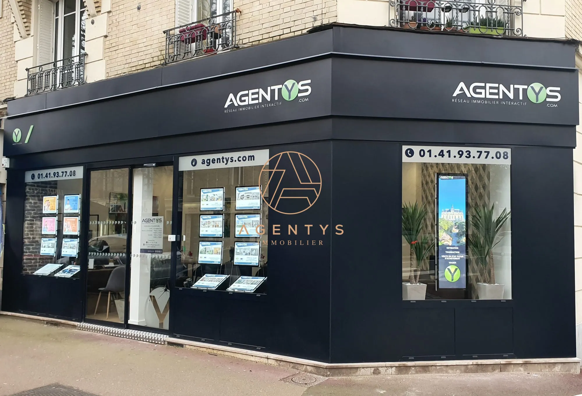 Grand studio lumineux avec balcon et parking à Le Perreux-sur-Marne 