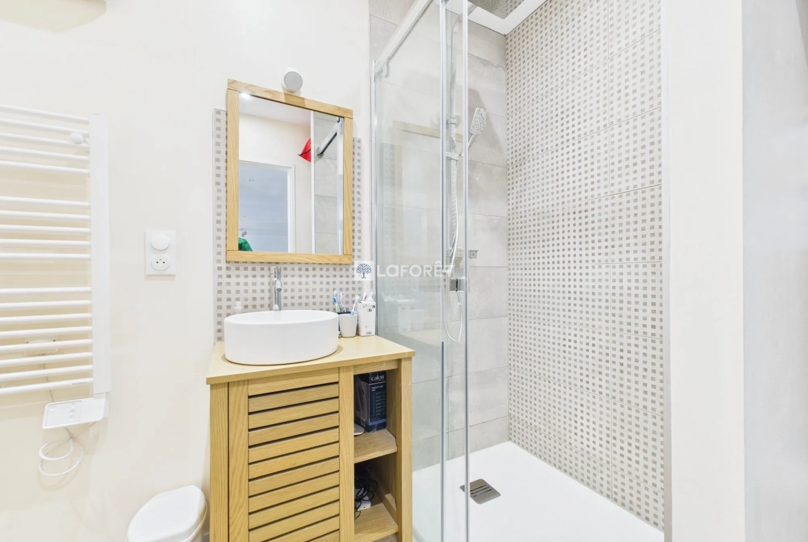 Appartement 3 pièces rénové à Douarnenez - 84,56 m² 