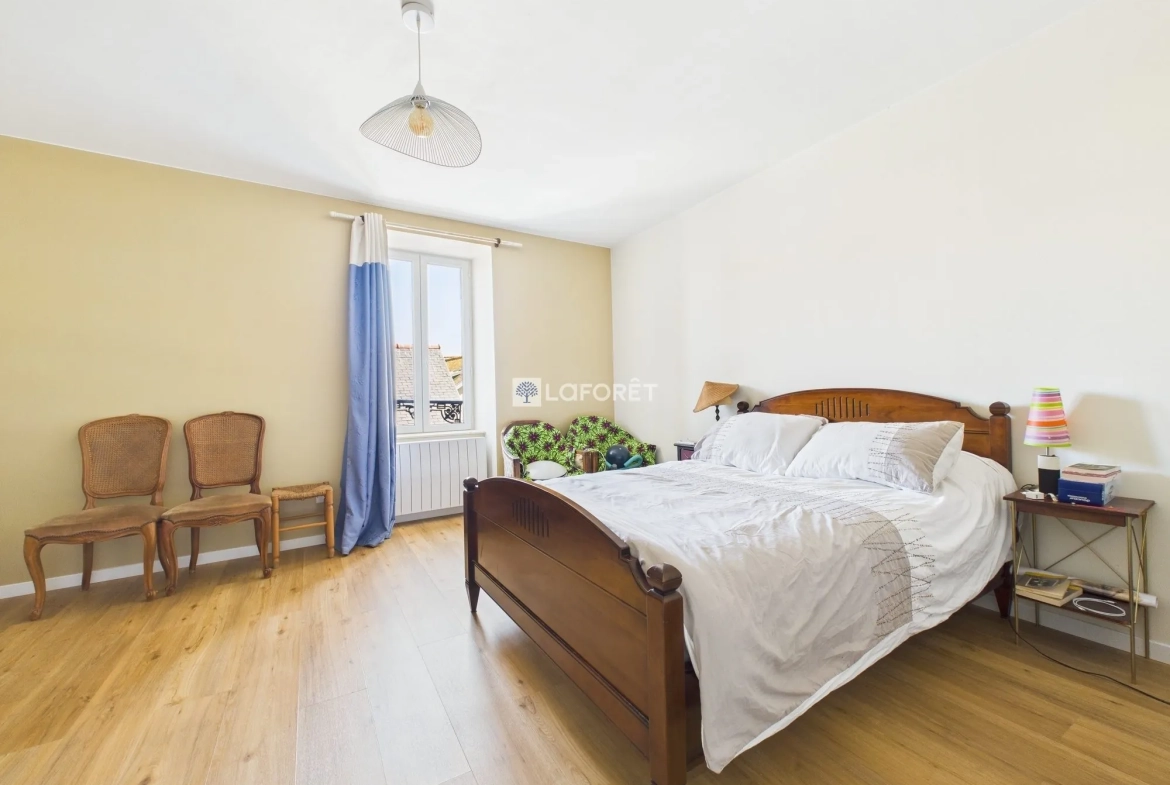 Appartement 3 pièces rénové à Douarnenez - 84,56 m² 