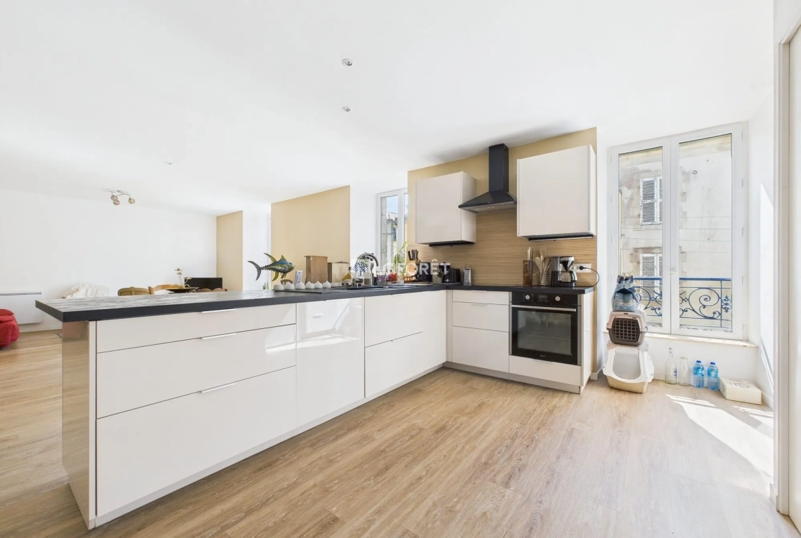 Appartement 3 pièces rénové à Douarnenez - 84,56 m² 