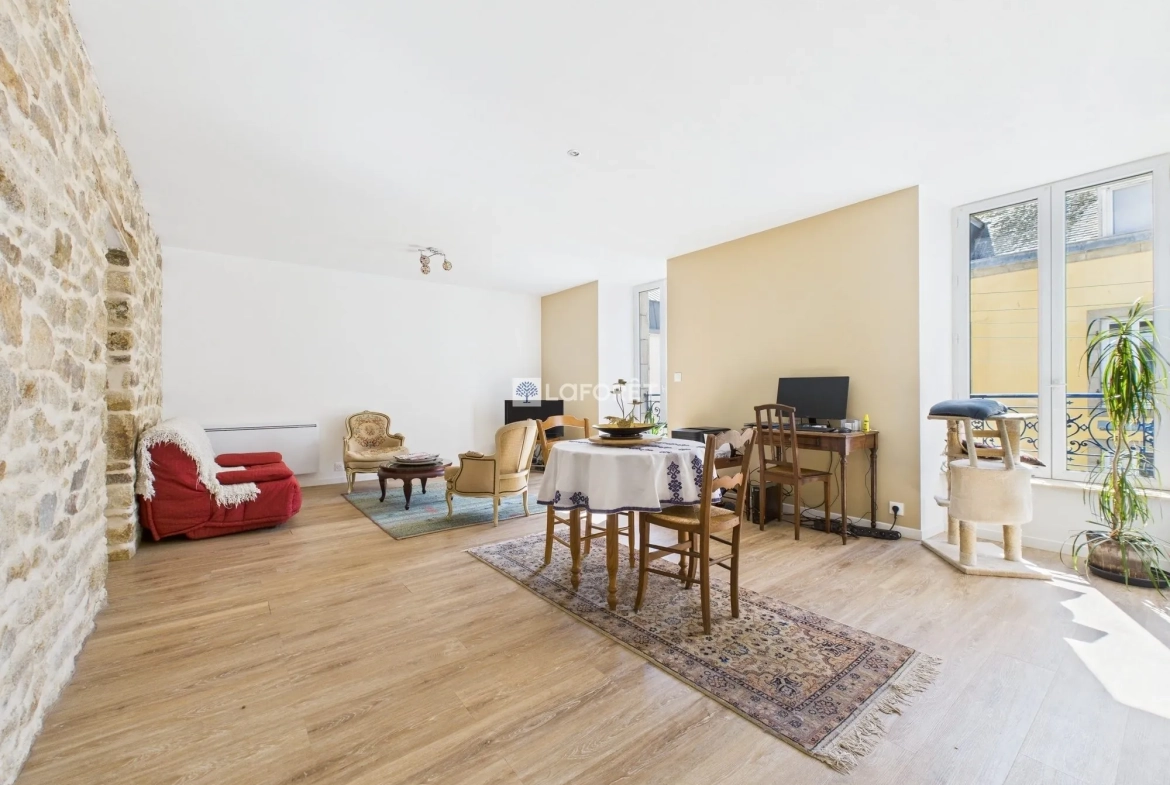 Appartement 3 pièces rénové à Douarnenez - 84,56 m² 