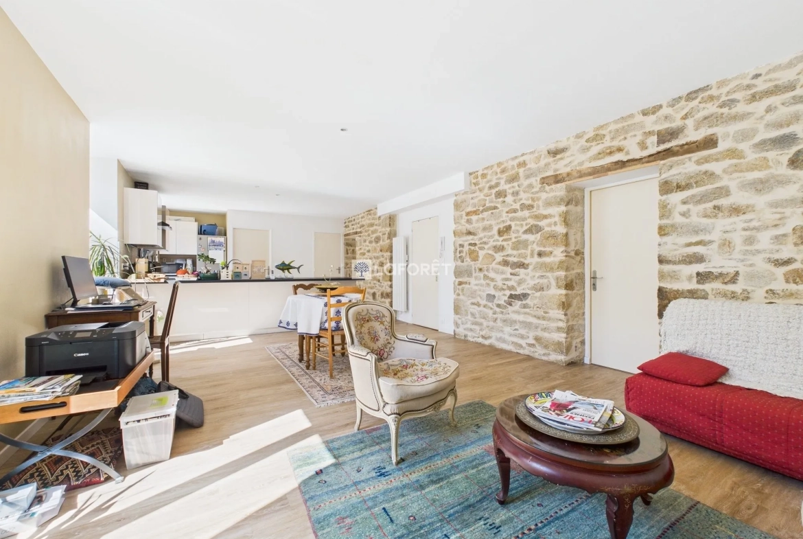 Appartement 3 pièces rénové à Douarnenez - 84,56 m² 