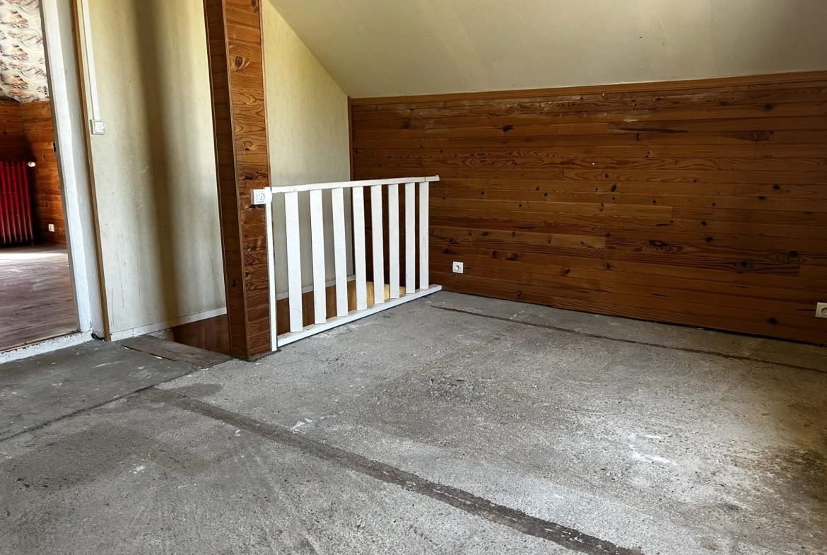 Maison ancienne à rénover avec 3 chambres près de l'autoroute A6 à Courtenay 