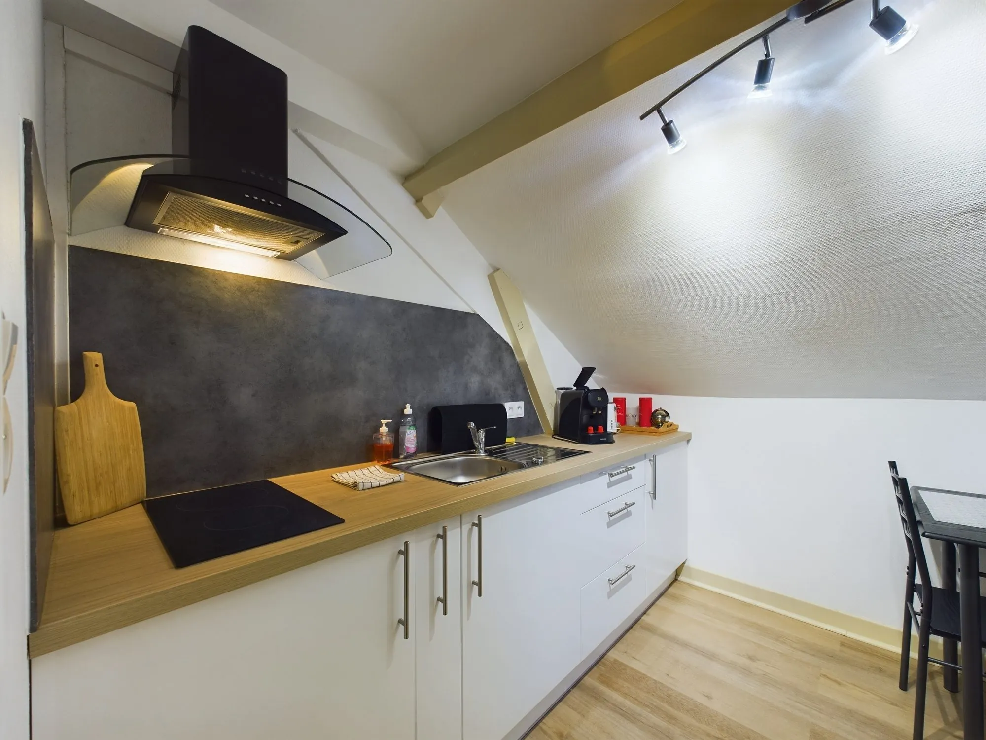 Studio meublé à vendre en plein centre de Troyes - 16 m² 