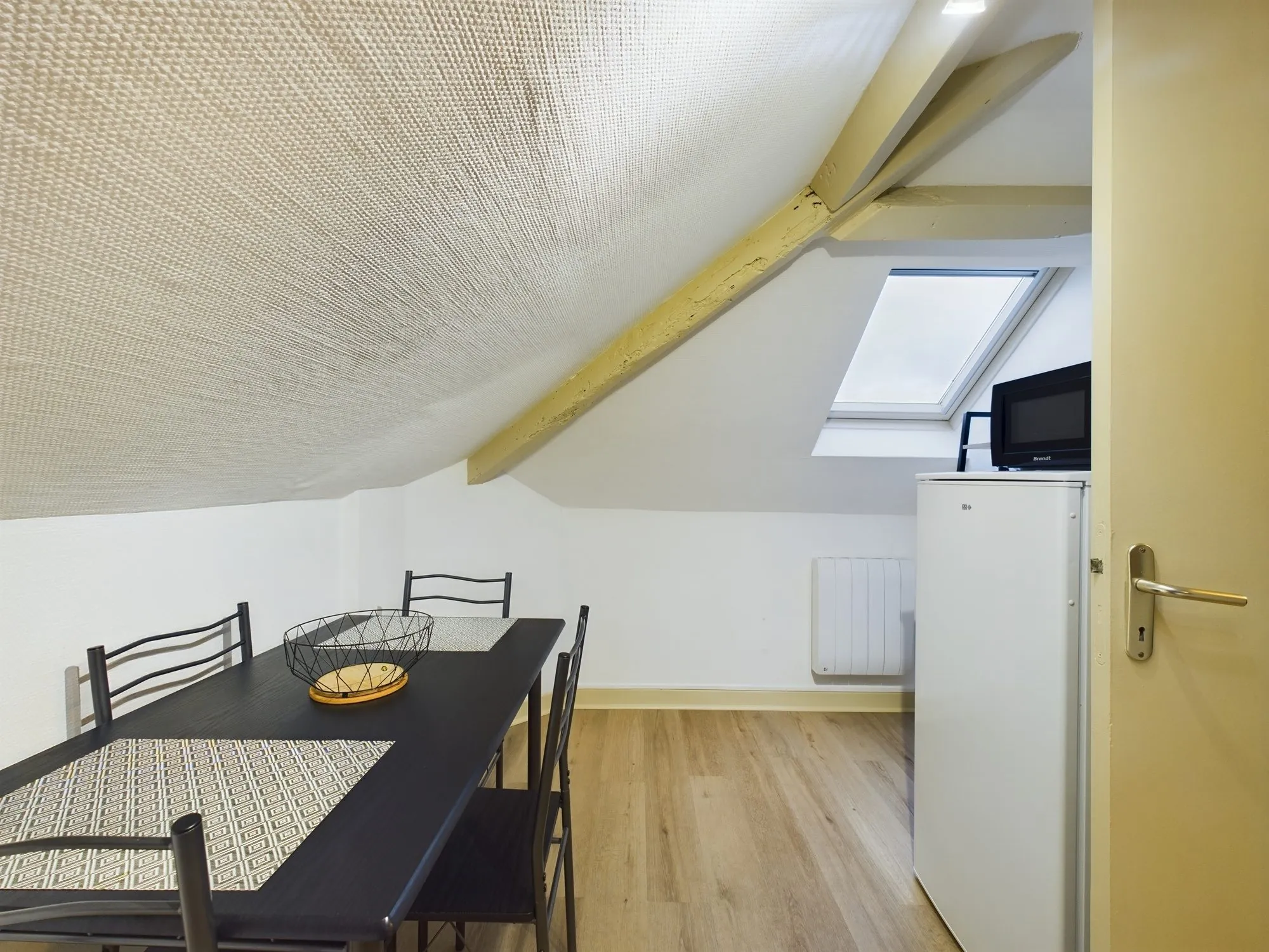 Studio meublé à vendre en plein centre de Troyes - 16 m² 