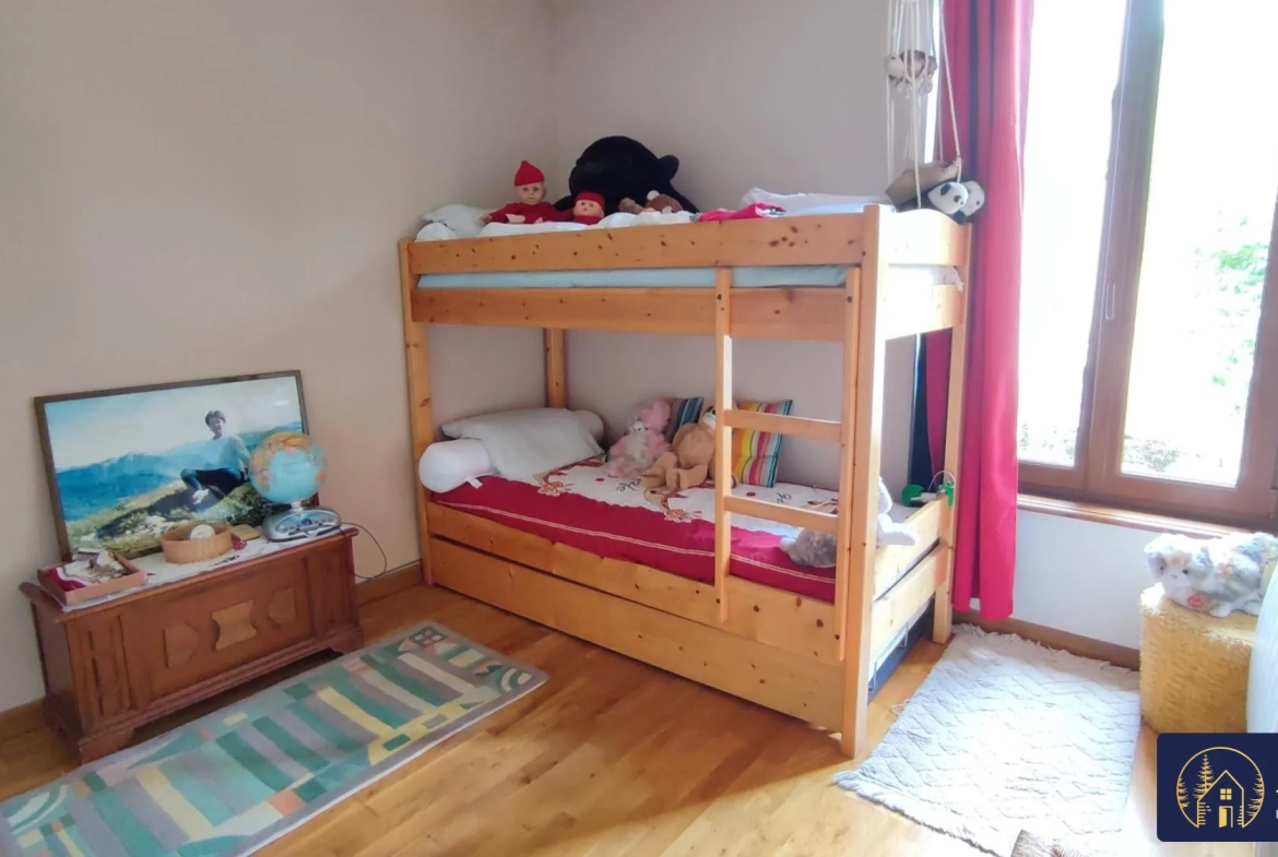 Charmant appartement T3 de 71 m² avec terrasse à Riom-ès-Montagnes 