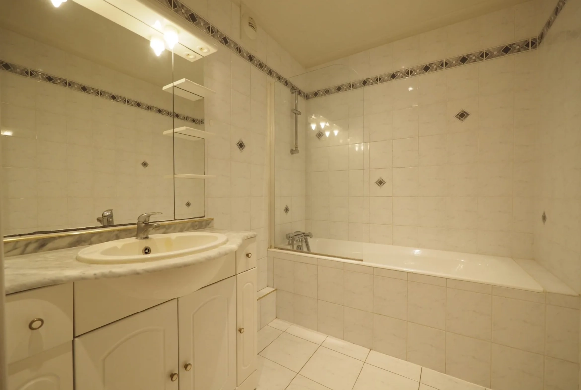 Appartement 3 pièces à vendre à Bois-d'Arcy avec cave et parking 