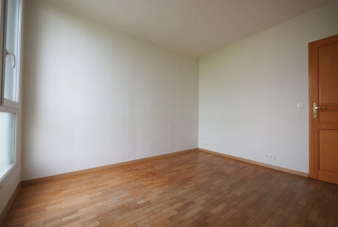 Appartement 3 pièces à vendre à Bois-d'Arcy avec cave et parking 