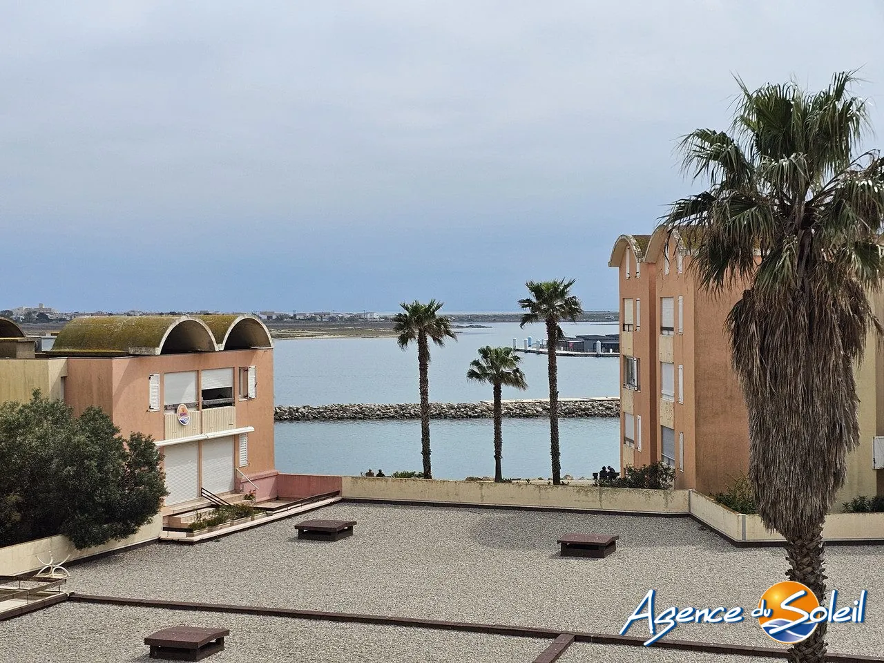 Appartement T2 avec terrasse à Gruissan - Piscine et parking 