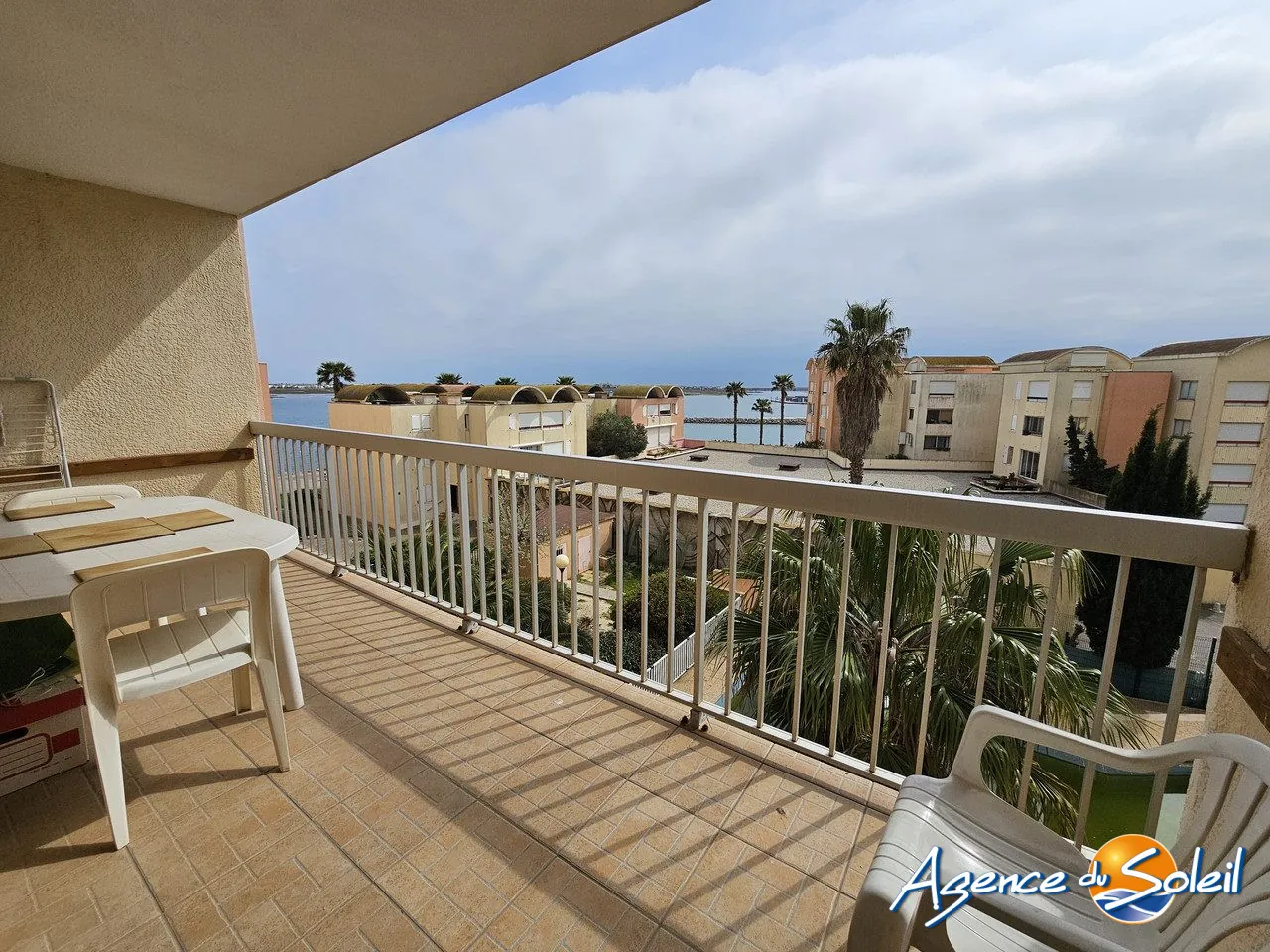Appartement T2 avec terrasse à Gruissan - Piscine et parking 