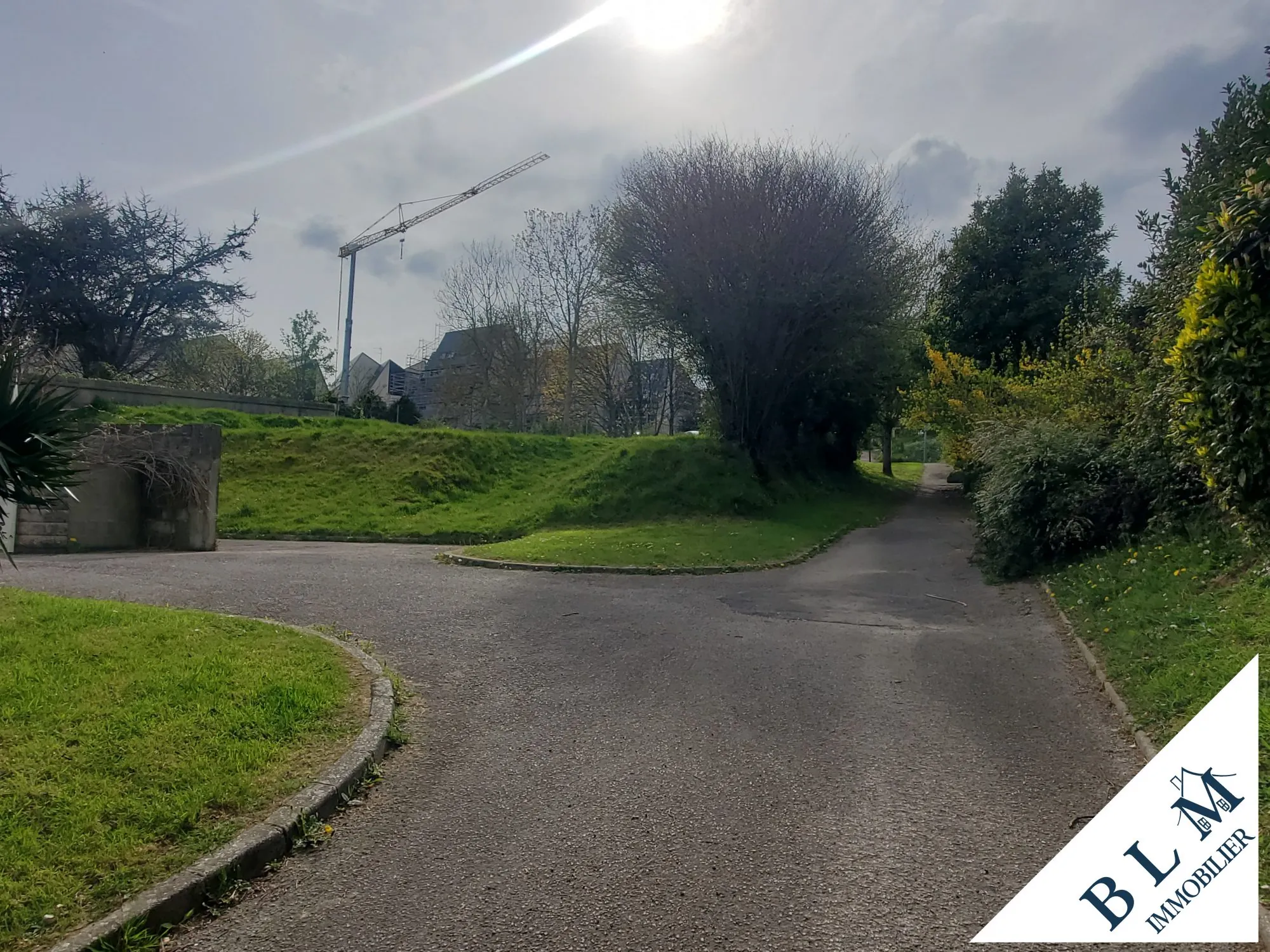 Terrain constructible de 739 m² à Equeurdreville-Hainneville - Hors lotissement et viabilisé 