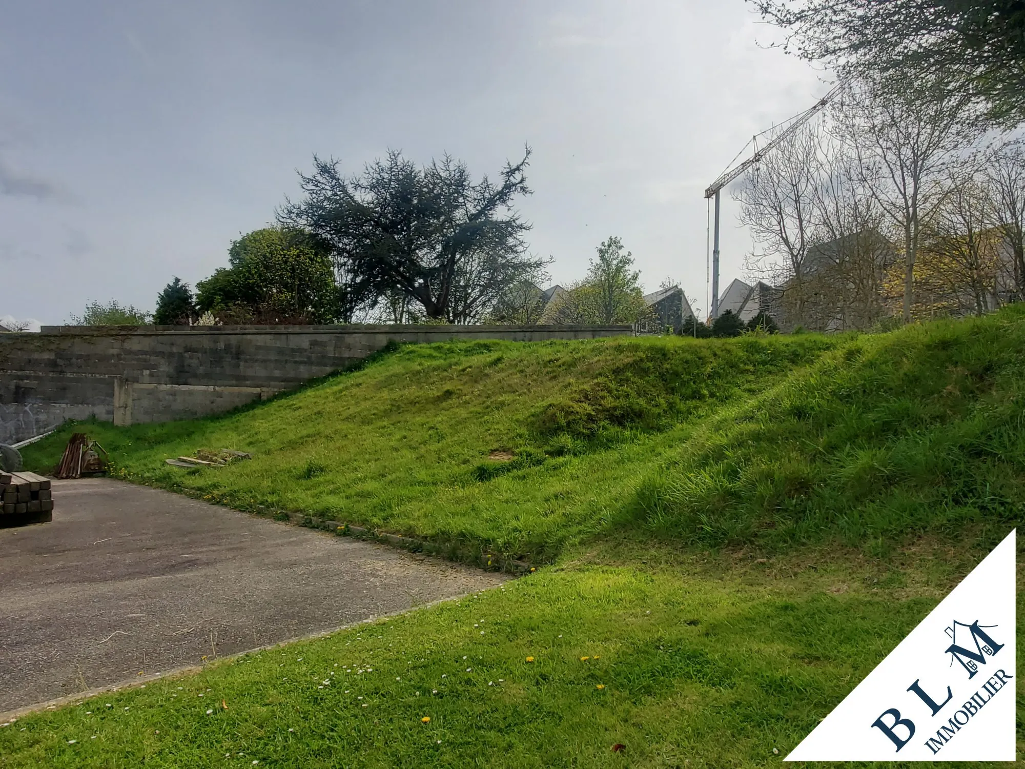 Terrain constructible de 739 m² à Equeurdreville-Hainneville - Hors lotissement et viabilisé 
