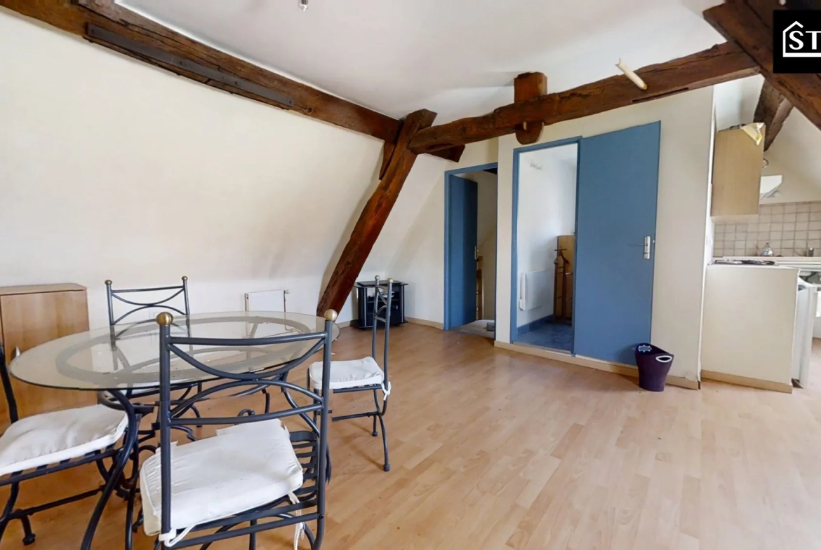 Maison à vendre à Lomont 210 m² avec terrain de 10 ares - Charme et potentiel 