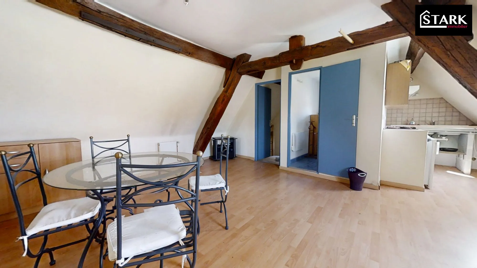 Maison à vendre à Lomont 210 m² avec terrain de 10 ares - Charme et potentiel 