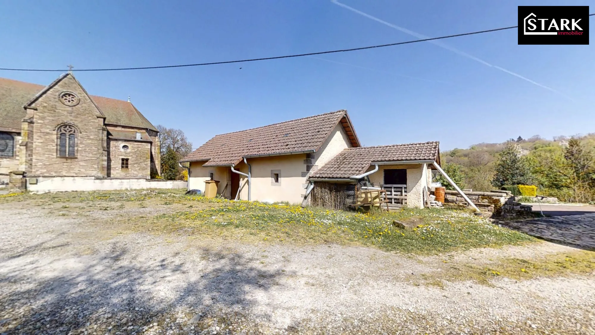 Maison à vendre à Lomont 210 m² avec terrain de 10 ares - Charme et potentiel 